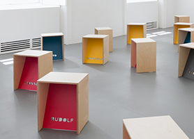 Hocker für das Dom Museum Wien 2016 Leo Zogmayer (* 1949 Krems, Österreich) OM Contemporary © Leo Zogymayer; Foto: L. Deinhardstein, L. Rastl