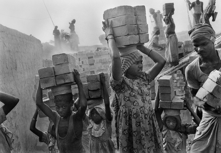 aus der serie child labour exploitation since 1990 Fernando Moleres (*1963 Bilbao, Spanien) OM Contemporary © Fernando Moleres